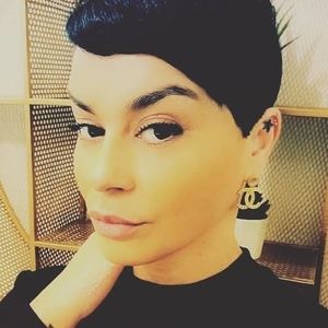 Meet your Posher, Simona